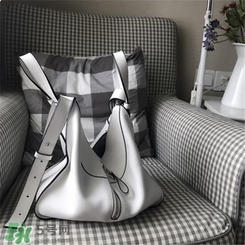 loewe hammock尺寸多大？羅意威吊床包有幾個(gè)尺寸？