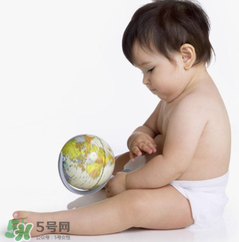 寶寶坐不穩(wěn)的原因 寶寶為什么會坐不穩(wěn)呢？