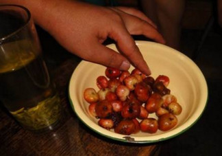 野地瓜滕熬水吃能治療什么??？野地瓜怎么吃