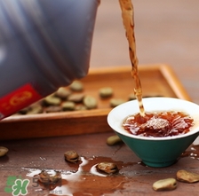 雄黃酒可以驅(qū)蛇嗎？雄黃酒驅(qū)蛇效果好嗎？