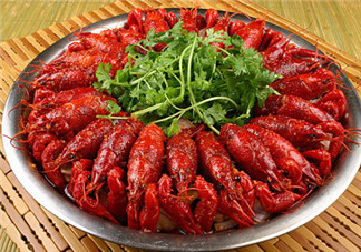 油燜大蝦為什么要放啤酒？做油燜大蝦啤酒什么時候放?