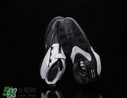 reebok answer4復(fù)刻版在哪買？銳步艾弗森戰(zhàn)靴復(fù)刻哪里有賣？