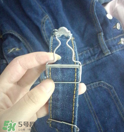背帶褲的扣子怎么裝？背帶褲扣子安裝步驟圖