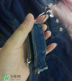 背帶褲的扣子怎么裝？背帶褲扣子安裝步驟圖