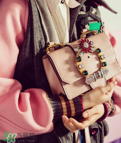 miumiu miulady包包正品多少錢？miulady寶石包專柜價(jià)格
