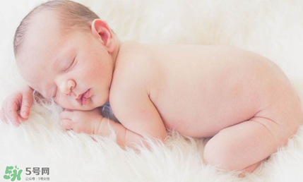 夏天寶寶出生該準備什么？夏季待產(chǎn)包的特點