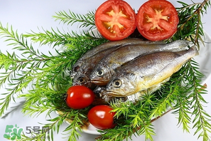 小黃魚(yú)不能和什么一起吃？小黃魚(yú)和什么相克？