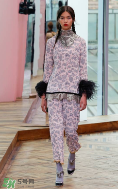 prada普拉達(dá)2018早春系列女裝款式有哪些_好看嗎？