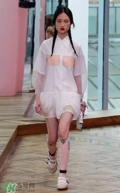 prada普拉達(dá)2018早春系列女裝款式有哪些_好看嗎？