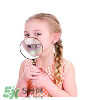 寶寶換牙可以吃糖嗎？小孩換牙期間能不能吃糖？