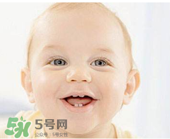 寶寶換牙可以吃糖嗎？小孩換牙期間能不能吃糖？