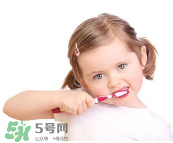 寶寶換牙可以刷牙嗎？小孩換牙期間能刷牙嗎？