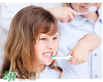 兒童換牙還沒掉就長牙正常嗎？兒童換牙先長牙是為什么？