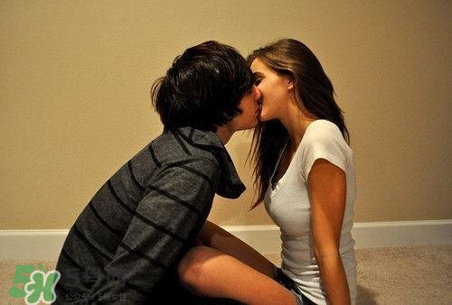 處男能用延時噴劑嗎？男用延時噴劑原理和適用人群