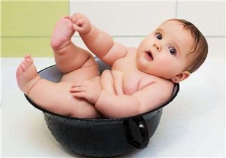 夏天寶寶出生該準備什么？夏季待產(chǎn)包的特點