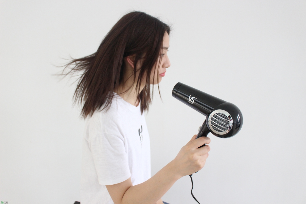 吹風(fēng)機(jī)什么牌子的好 9個(gè)熱門吹風(fēng)機(jī)評測貴就好用嗎