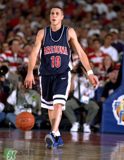 nike噴和泡哪個(gè)好？耐克噴和泡的區(qū)別