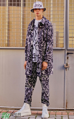 versus versace2018早春度假系列衣服款式有哪些_好看嗎？