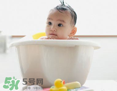 寶寶可以用金銀花水洗澡嗎？金銀花水洗澡好嗎?