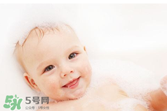 寶寶濕疹可以用金銀花洗臉嗎？金銀花洗臉能治療濕疹嗎？