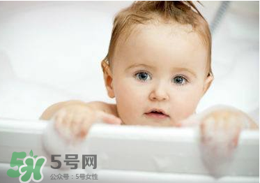 寶寶濕疹可以用金銀花洗臉嗎？金銀花洗臉能治療濕疹嗎？