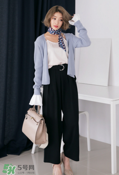 黑色闊腿褲配什么上衣？黑色闊腿褲搭配上衣圖片