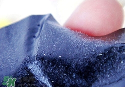 碧柔鼻貼白色和黑色哪個好？碧柔鼻貼黑白區(qū)別