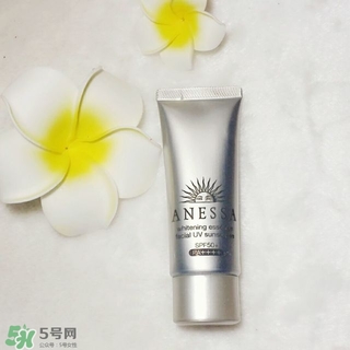 安耐曬軟管和硬管的區(qū)別 安耐曬搖搖樂(lè)和軟管哪個(gè)好