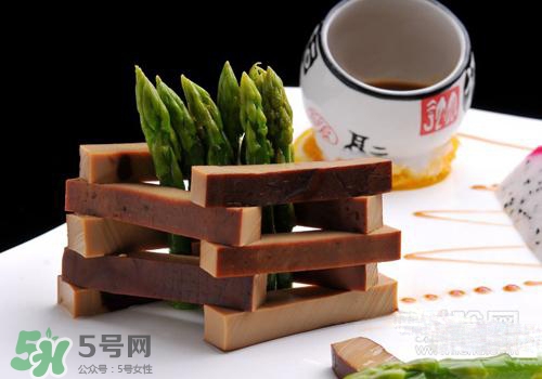 蘆筍焯水幾分鐘可以吃？蘆筍要焯水幾分鐘