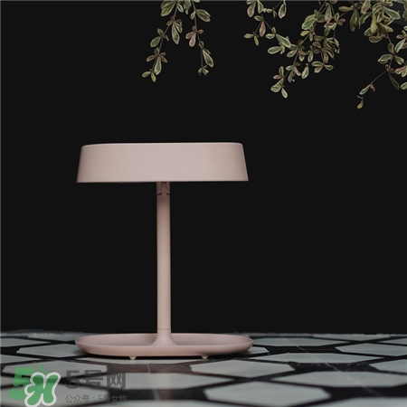 muid化妝鏡臺(tái)燈好用嗎?muid化妝鏡臺(tái)燈需充電多久? muid化妝鏡臺(tái)燈好用嗎?muid化妝鏡臺(tái)燈需充電多久?