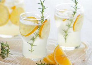 胃脹氣可以喝蜂蜜水嗎？胃脹氣可不可以喝蜂蜜水？