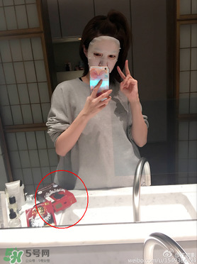 明星愛(ài)用的護(hù)膚品曝光 明星真正在用的護(hù)膚品 明星愛(ài)用的護(hù)膚品曝光 明星真正在用的護(hù)膚品