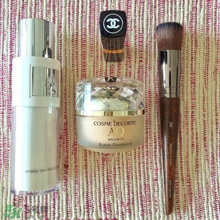 明星愛(ài)用的護(hù)膚品曝光 明星真正在用的護(hù)膚品 明星愛(ài)用的護(hù)膚品曝光 明星真正在用的護(hù)膚品