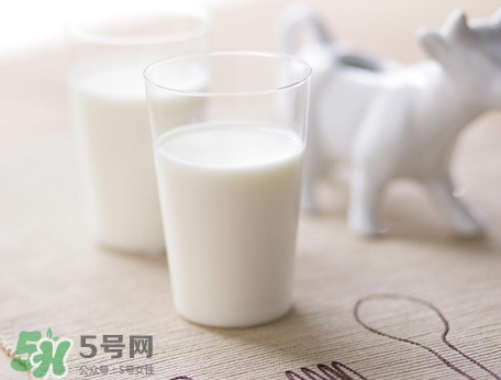 胃脹氣可以喝牛奶嗎？胃脹氣喝牛奶會怎樣？