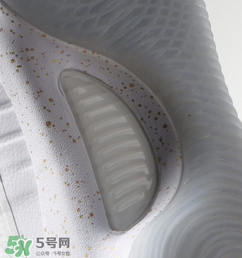 under armour curry4怎么樣？庫里第四代簽名鞋總決賽戰(zhàn)靴細節(jié)諜照
