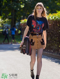 上身胖的人適合穿什么衣服？上身胖下身瘦的人穿衣技巧