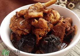 鴨肉能和香菇一起燉嗎？香菇燉鴨肉有毒嗎？