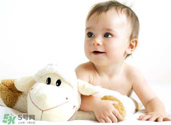 嬰兒吃藥后多久可以吃奶？嬰兒吃藥后多久可以喝奶粉？