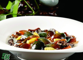 皮蛋和鱔魚能一起吃嗎？黃鱔可以和皮蛋一起吃嗎？