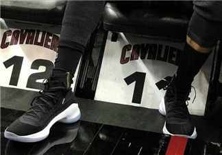 under armour curry4黑金怎么樣？庫里總決賽戰(zhàn)靴客場配色諜照曝光
