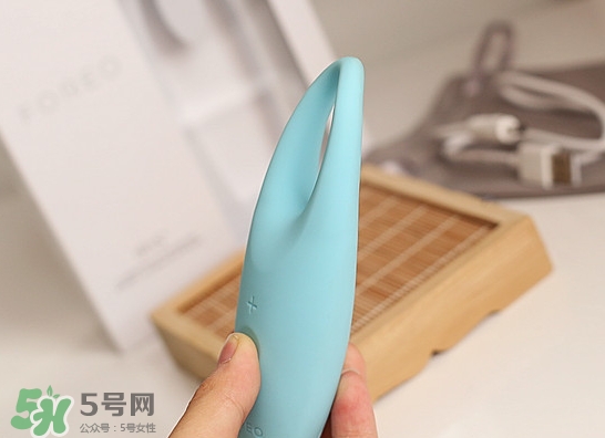 foreo眼部按摩儀怎么用？foreo iris眼部按摩儀使用方法