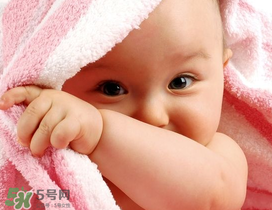 夏季寶寶長(zhǎng)痱子怎么辦？怎么預(yù)防寶寶長(zhǎng)痱子？