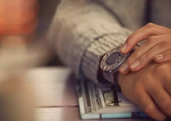 eone手表怎么看時(shí)間？eone手表時(shí)間怎么調(diào)？