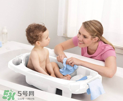 嬰兒浴盆是帶浴網(wǎng)還還是帶浴板好？嬰兒浴盆什么款式好？