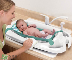 嬰兒浴盆怎么用？嬰兒浴盆使用方法說明