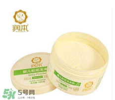 爽身粉可以擦臉上嗎？臉上可不可以涂爽身粉？