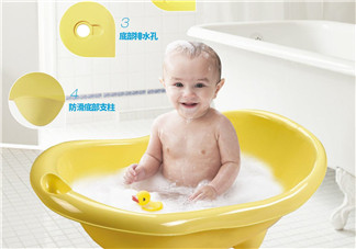 嬰兒浴盆怎么用？嬰兒浴盆使用方法說明