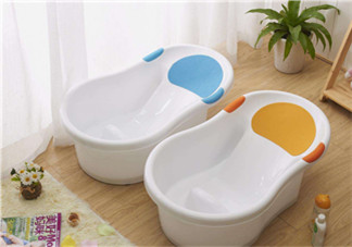 嬰兒浴盆是帶浴網(wǎng)還還是帶浴板好？嬰兒浴盆什么款式好？