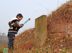 2017父親節(jié)可以上墳嗎？父親節(jié)能給父親上墳嗎？