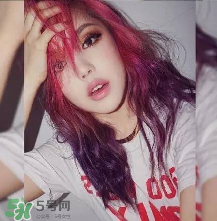 夏天頭發(fā)染什么顏色好看 夏天染什么顏色的頭發(fā)好看 夏天頭發(fā)染什么顏色好看 夏天染什么顏色的頭發(fā)好看